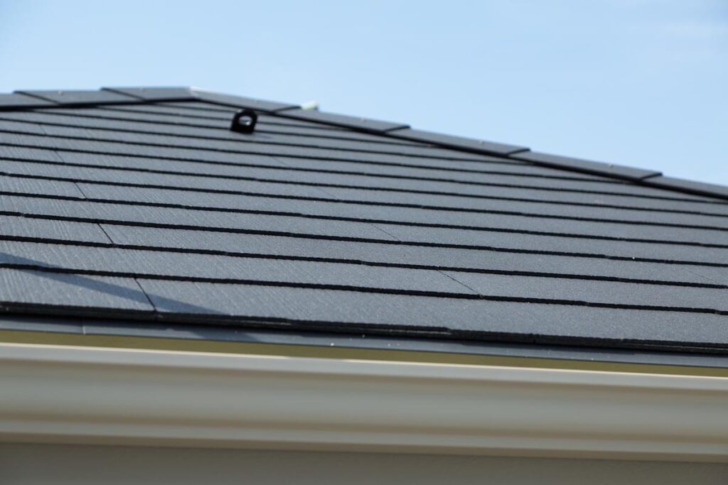 安全対策も必要になる屋根塗装 屋根の形状に注意しよう